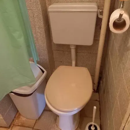 Vintage Vibes - Family Flat In A Quiet Area Appartamento Sliven